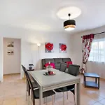 Manelito House Apartmán *