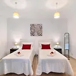 Manelito House Apartmán *