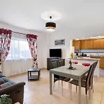 Manelito House 阿尔布费拉