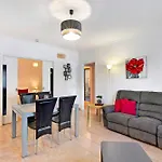 Manelito House 公寓 *