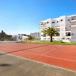 Manelito House * 阿尔布费拉