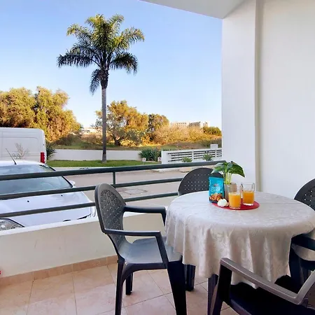 Апартаменти Manelito House *