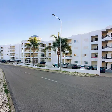Manelito House דירה *